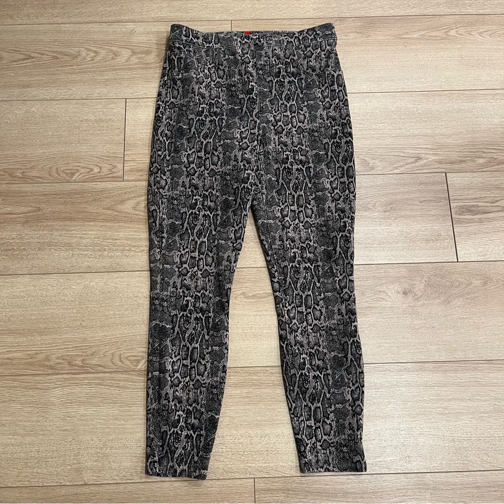 SPANX Snake-Print Leggings in Black and Gray